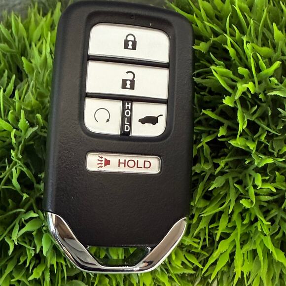 Honda Genuine Key (Driver 2) - Picture 1 of 4